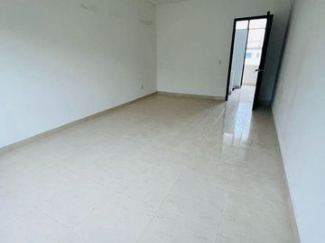 PRE-VENTA DE CASA EN EL FRACCIONAMIENTO JARDINES DEL SAUCE ALBERCA COMÚN
