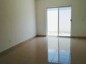 PRE-VENTA DE CASA EN EL FRACCIONAMIENTO JARDINES DEL SAUCE ALBERCA COMÚN