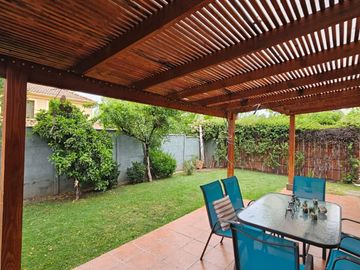 venta casa La Hacienda Causiño Macul, amplia cómoda segura 4dormitorios 3 baños
