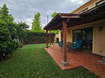 venta casa La Hacienda Causiño Macul, amplia cómoda segura 4dormitorios 3 baños