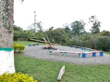 Hotel Campestre en Venta -Zona Pueblo Tapao