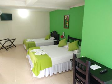Hotel Campestre en Venta -Zona Pueblo Tapao