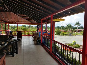 Hotel Campestre en Venta -Zona Pueblo Tapao
