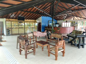 Hotel Campestre en Venta -Zona Pueblo Tapao