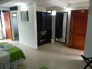Hotel Campestre en Venta -Zona Pueblo Tapao