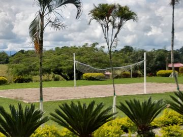 Hotel Campestre en Venta -Zona Pueblo Tapao