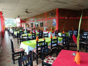 Hotel Campestre en Venta -Zona Pueblo Tapao