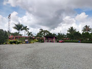 Hotel Campestre en Venta -Zona Pueblo Tapao