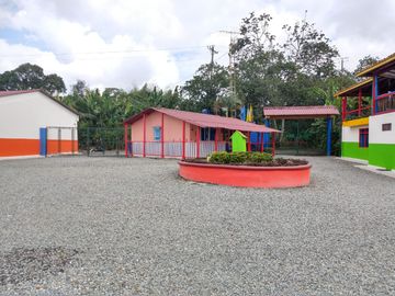 Hotel Campestre en Venta -Zona Pueblo Tapao