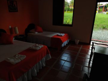 Hotel Campestre en Venta -Zona Pueblo Tapao