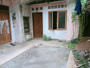 Dijual 2 unit Rumah Hanya Hitung Tanah Cocok buat kos2an dan konveksi Lokasi di Rajawali Selatan Raya jakarta pusat