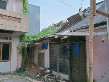 Dijual 2 unit Rumah Hanya Hitung Tanah Cocok buat kos2an dan konveksi Lokasi di Rajawali Selatan Raya jakarta pusat