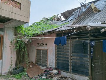 Dijual 2 unit Rumah Hanya Hitung Tanah Cocok buat kos2an dan konveksi Lokasi di Rajawali Selatan Raya jakarta pusat