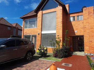 VENTA DE HERMOSA CASA EN CHÍA