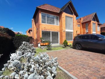 VENTA DE HERMOSA CASA EN CHÍA