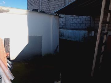 Casa en VENTA, Sector semi-comercial tras el Santa Maria del Terminal Quitumbe, Sur de Quito, Ecuador