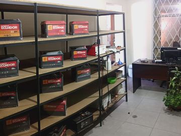 Casa en VENTA, Sector semi-comercial tras el Santa Maria del Terminal Quitumbe, Sur de Quito, Ecuador