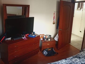 Casa en VENTA, Sector semi-comercial tras el Santa Maria del Terminal Quitumbe, Sur de Quito, Ecuador