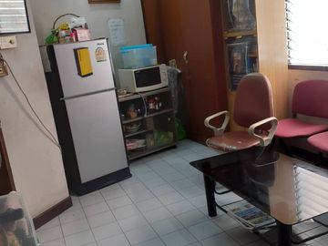 Commercial building for rent, 2 booths, 4 floors, on the roadside, area 22 sq.wa., near BTS Pak Nam 500 m. There are 10 bedrooms, suitable for trading