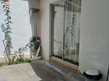Ibarra - Hermosa Casa de Venta en Conjunto Habitacional 