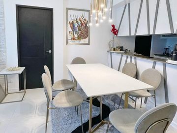 For Sale: Salcedo Skysuites 1-BEDROOM Condo with Parking in Salcedo Village Makati