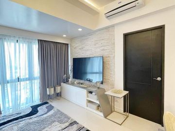 For Sale: Salcedo Skysuites 1-BEDROOM Condo with Parking in Salcedo Village Makati