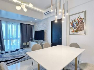 For Sale: Salcedo Skysuites 1-BEDROOM Condo with Parking in Salcedo Village Makati