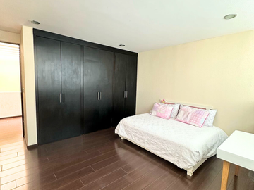 CASA EN VENTA EN LOMAS DEL TECNOLOGICO CUENTA CON 3 NIVELES