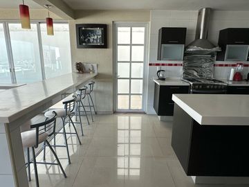 CASA EN VENTA EN LOMAS DEL TECNOLOGICO CUENTA CON 3 NIVELES