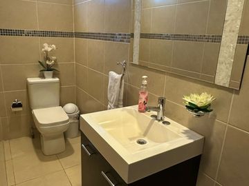 CASA EN VENTA EN LOMAS DEL TECNOLOGICO CUENTA CON 3 NIVELES