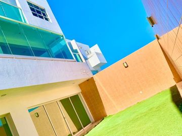 CASA EN VENTA EN LOMAS DEL TECNOLOGICO CUENTA CON 3 NIVELES