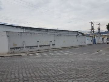 BODEGA DE VENTA SECTOR SAN CAMILO - CALDERON 1.370 M2 TERRENO