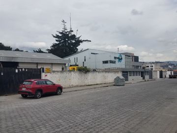 BODEGA DE VENTA SECTOR SAN CAMILO - CALDERON 1.370 M2 TERRENO