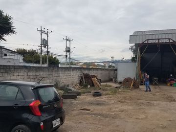 BODEGA DE VENTA SECTOR SAN CAMILO - CALDERON 1.370 M2 TERRENO
