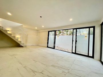 CASA NUEVA DE 2 NIVELES ALDEA UMM A ESTRENAR