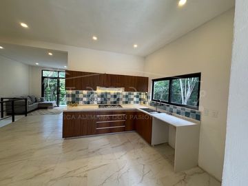 CASA NUEVA DE 2 NIVELES ALDEA UMM A ESTRENAR
