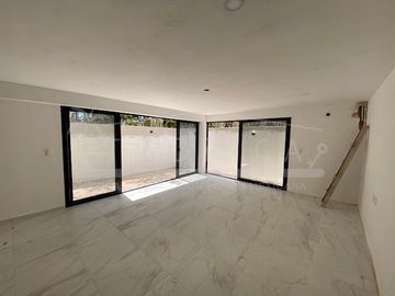 CASA NUEVA DE 2 NIVELES ALDEA UMM A ESTRENAR