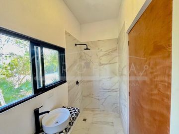 CASA NUEVA DE 2 NIVELES ALDEA UMM A ESTRENAR