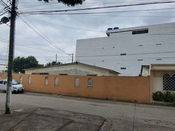 Venta propiedad esquinera en la Ciudadela Guayacanes norte de Guayaquil