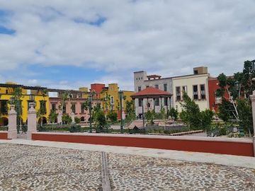 SE VENDE BONITO CONDOMINIO EN 