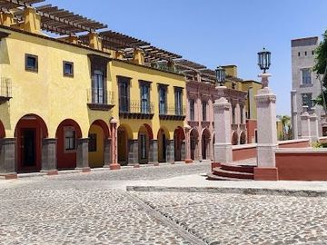 SE VENDE BONITO CONDOMINIO EN 