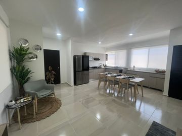Venta de Departamento en Ciudad Mayakoba con Alberca
