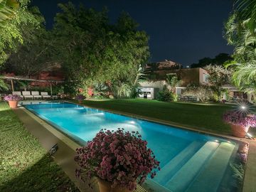 CASA EN VENTA EN SAN ISIDRO CON GRAN JARDIN