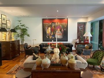 CASA EN VENTA EN SAN ISIDRO CON GRAN JARDIN