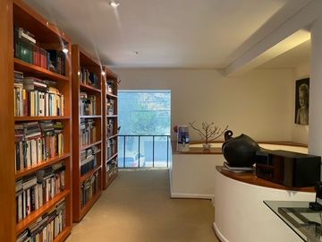 CASA EN VENTA EN SAN ISIDRO CON GRAN JARDIN