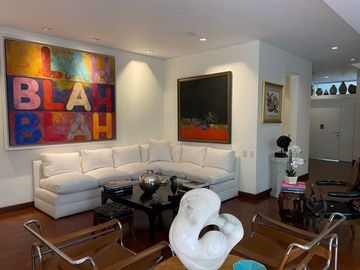 CASA EN VENTA EN SAN ISIDRO CON GRAN JARDIN