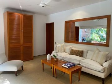 CASA EN VENTA EN SAN ISIDRO CON GRAN JARDIN