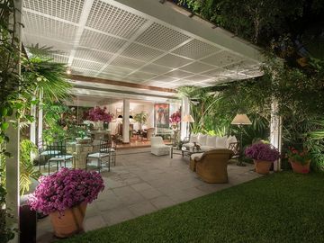 CASA EN VENTA EN SAN ISIDRO CON GRAN JARDIN