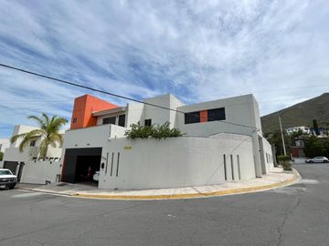 Venta de Casa en Cumbres Tercer Sector Monterrey Nuevo Leon