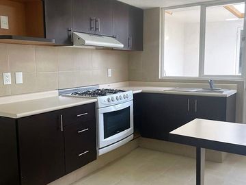 CASA EN CONDOMINIO A 25 MIN DE SANTA FE, CON JARDIN Y 3 RECAMARAS